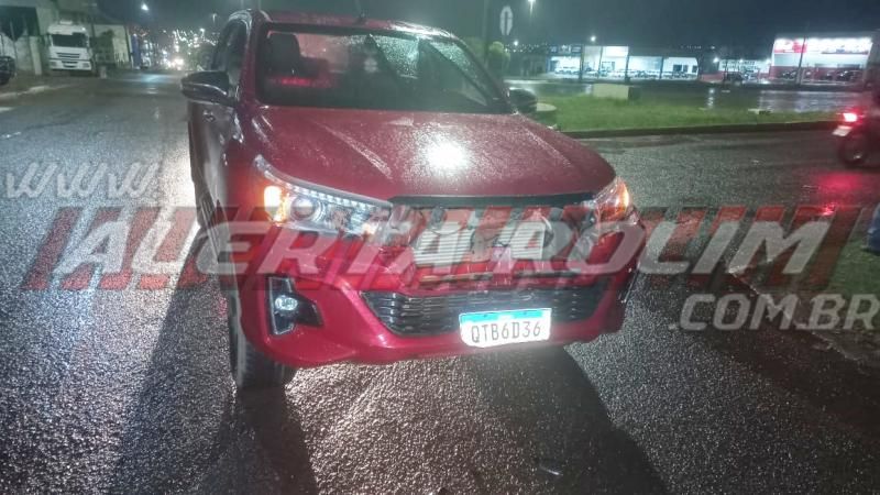 Colisão entre caminhonete e motoneta deixou uma pessoa ferida nesta noite em Rolim de Moura Colisão entre caminhonete e motoneta deixou uma pessoa ferida nesta noite em Rolim de Moura