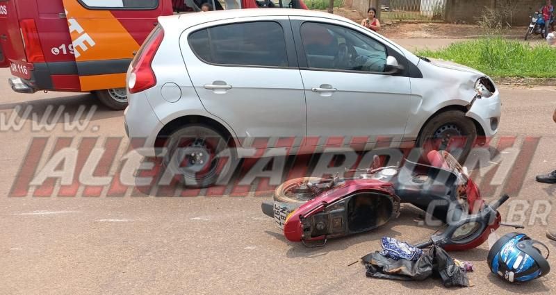 Colisão entre moto e carro deixou uma pessoa ferida no bairro São Cristóvão, em Rolim de Moura Colisão entre moto e carro deixou uma pessoa ferida no bairro São Cristóvão, em Rolim de Moura