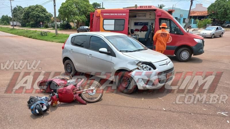 Colisão entre moto e carro deixou uma pessoa ferida no bairro São Cristóvão, em Rolim de Moura Colisão entre moto e carro deixou uma pessoa ferida no bairro São Cristóvão, em Rolim de Moura