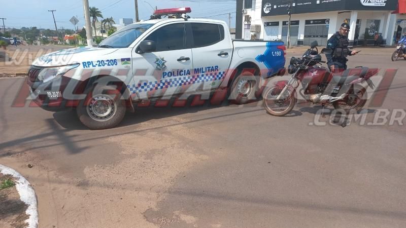 Dois acidentes de trânsito foram registrados simultaneamente nesta terça-feira, em Rolim de Moura Dois acidentes de trânsito foram registrados simultaneamente nesta terça-feira, em Rolim de Moura