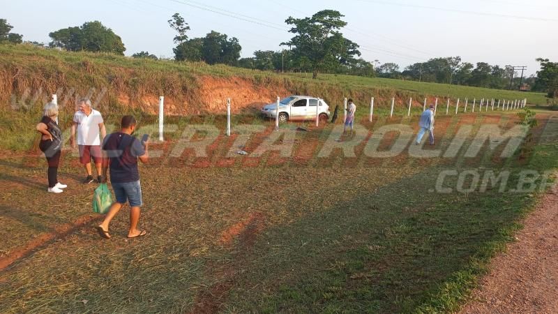 Idoso foi socorrido após capotar veículo na RO 383 em Rolim de Moura Idoso foi socorrido após capotar veículo na RO 383 em Rolim de Moura