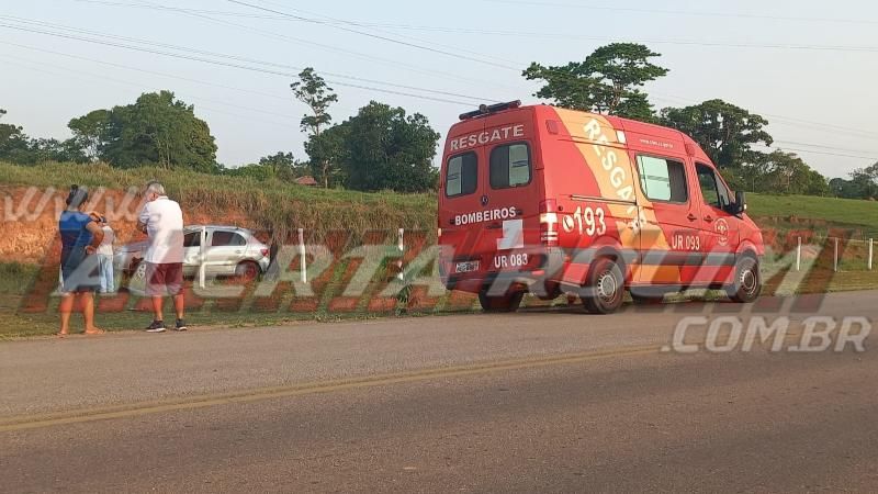 Idoso foi socorrido após capotar veículo na RO 383 em Rolim de Moura Idoso foi socorrido após capotar veículo na RO 383 em Rolim de Moura