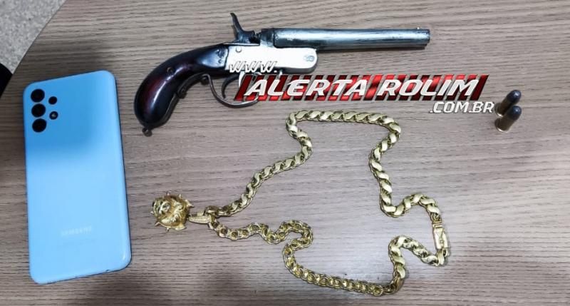 Indivíduo com arma de fogo foi preso em flagrante pela PM em Rolim de Moura, após disparo em via pública Indivíduo com arma de fogo foi preso em flagrante pela PM em Rolim de Moura, após disparo em via pública
