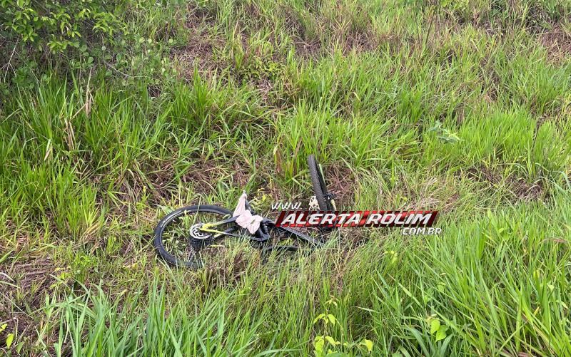 Médica foi socorrida com fratura na perna após caminhonete capotar na RO 383 Médica foi socorrida com fratura na perna após caminhonete capotar na RO 383