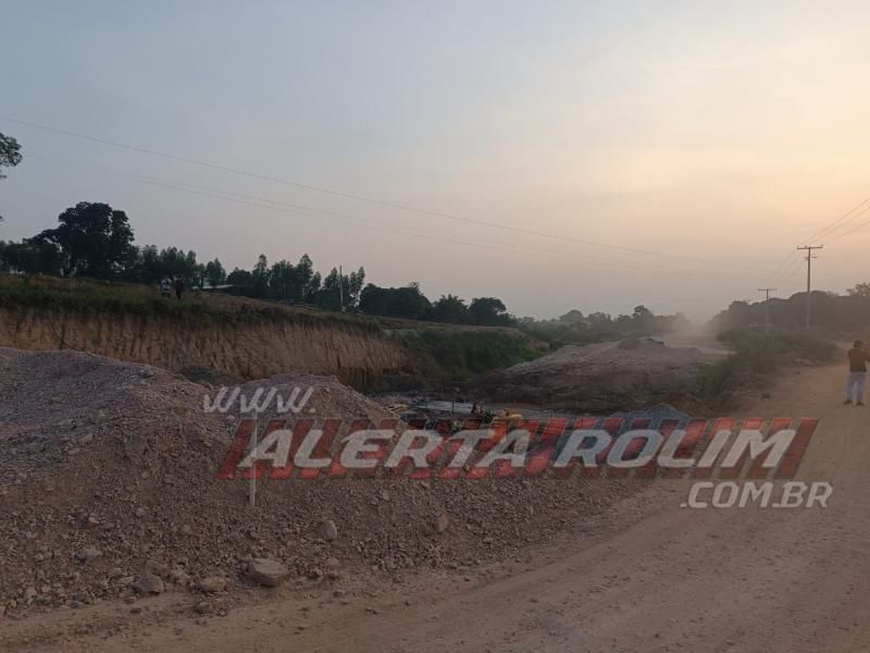 Motociclista foi encontrado morto nesta manhã na linha 45 em Santa Luzia do Oeste Motociclista foi encontrado morto nesta manhã na linha 45 em Santa Luzia do Oeste