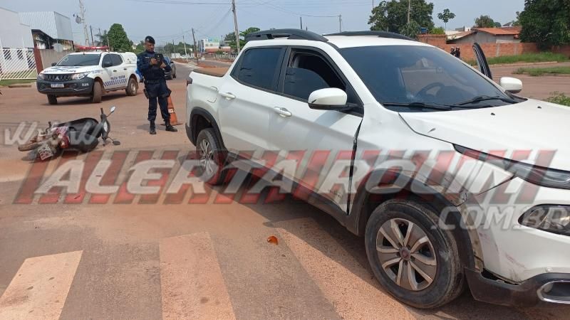 Mulher fraturou braço em acidente de trânsito nesta tarde em Rolim de Moura Mulher fraturou braço em acidente de trânsito nesta tarde em Rolim de Moura