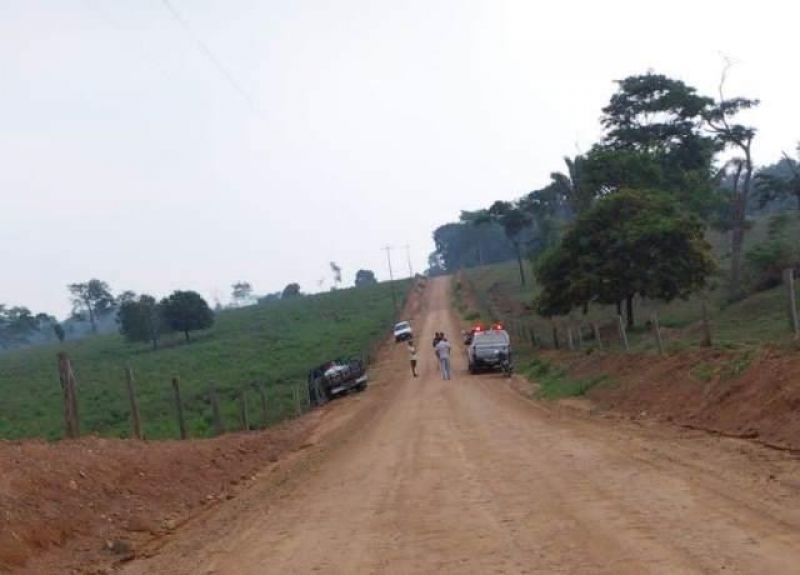 Pecuarista morreu prensado pela própria caminhonete, em RO Pecuarista morreu prensado pela própria caminhonete, em RO