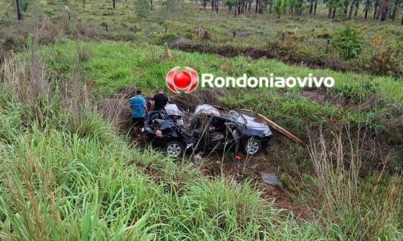 Psicólogo morreu após carro sair da pista e derrubar poste na BR 364, em RO Psicólogo morreu após carro sair da pista e derrubar poste na BR 364, em RO