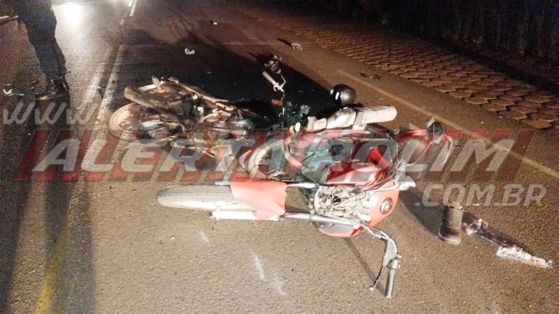 Quarto acidente dia deixou dois feridos e envolveu duas motos e um carro na RO 010, em Rolim de Moura Quarto acidente dia deixou dois feridos e envolveu duas motos e um carro na RO 010, em Rolim de Moura
