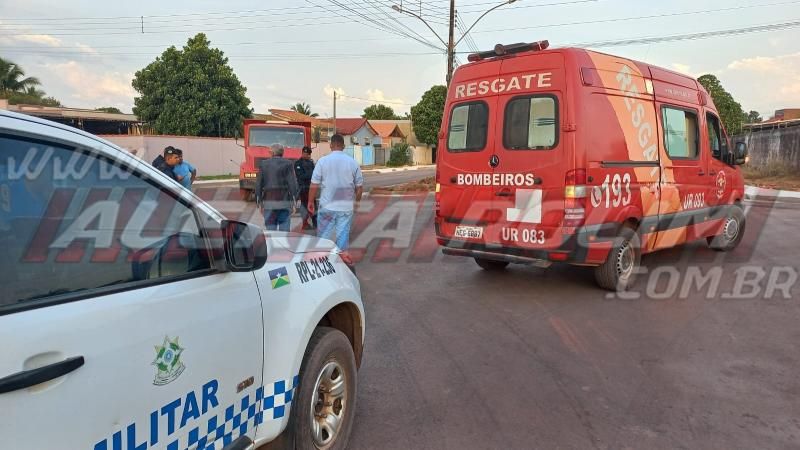 Segundo acidente do dia envolveu caminhão e moto no bairro Centenário, em Rolim de Moura Segundo acidente do dia envolveu caminhão e moto no bairro Centenário, em Rolim de Moura