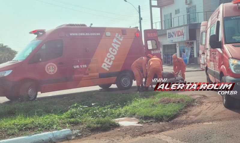 Acidente de trânsito com três vítimas foi registrado nesta manhã em Rolim de Moura Acidente de trânsito com três vítimas foi registrado nesta manhã em Rolim de Moura