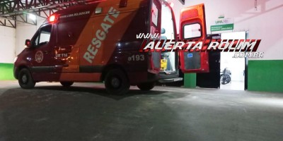 Homem sofreu tentativa de homicídio a golpes de faca durante a noite de quarta-feira no Centro de Rolim de Moura Homem sofreu tentativa de homicídio a golpes de faca durante a noite de quarta-feira no Centro de Rolim de Moura