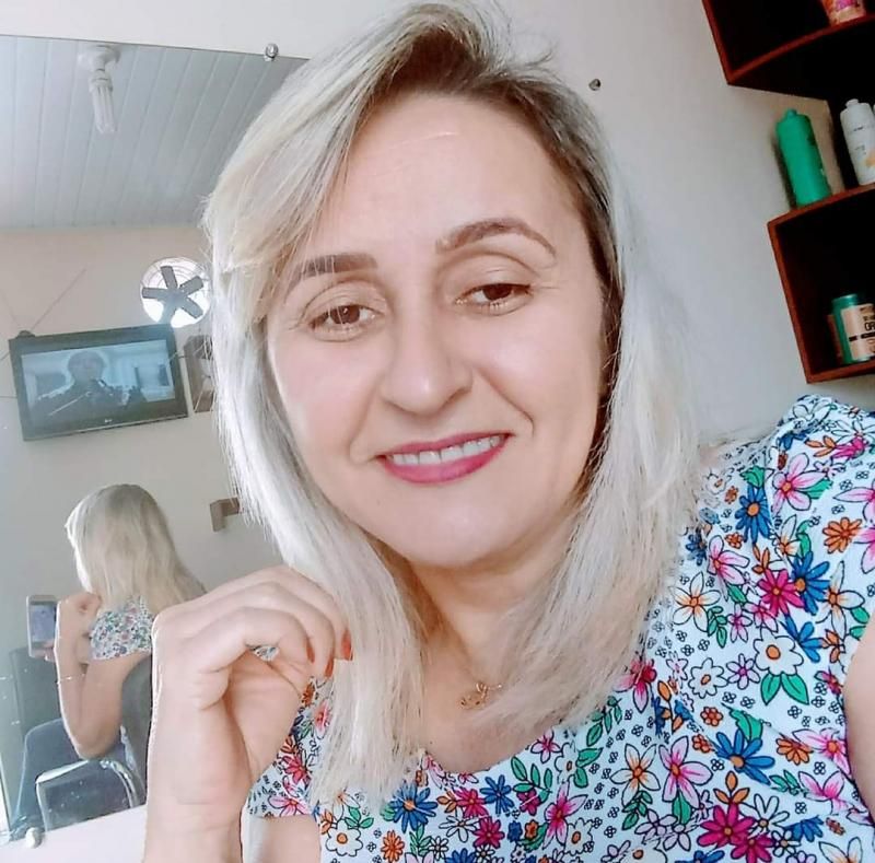 Ação entre amigos para custear tratamento de câncer de cabelereira de Rolim de Moura Ação entre amigos para custear tratamento de câncer de cabelereira de Rolim de Moura