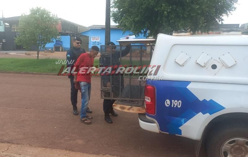 Acusado de roubo em Vilhena, com pena de quase 18 anos de prisão foi preso pela Polícia Militar em Rolim de Moura Acusado de roubo em Vilhena, com pena de quase 18 anos de prisão foi preso pela Polícia Militar em Rolim de Moura