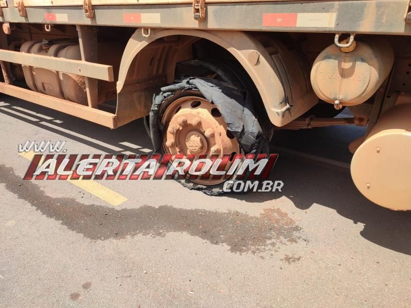Ciclista sofreu grave ferimento na cabeça após acidente com caminhão na ciclovia da RO 479, em Rolim de Moura Ciclista sofreu grave ferimento na cabeça após acidente com caminhão na ciclovia da RO 479, em Rolim de Moura