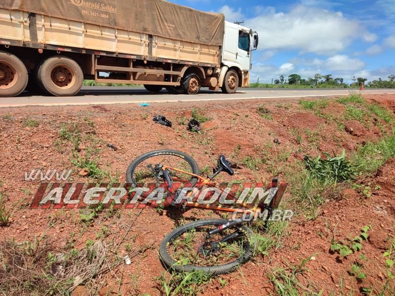 Ciclista sofreu grave ferimento na cabeça após acidente com caminhão na ciclovia da RO 479, em Rolim de Moura Ciclista sofreu grave ferimento na cabeça após acidente com caminhão na ciclovia da RO 479, em Rolim de Moura