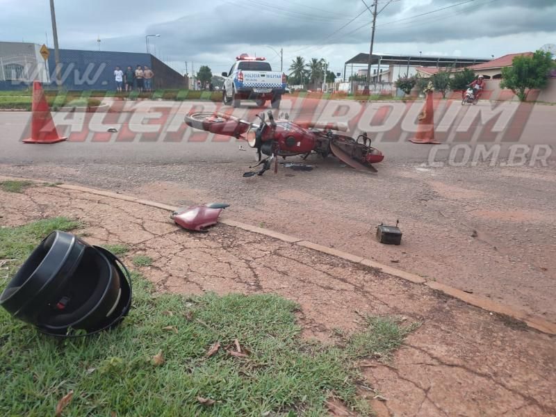 Dois acidentes foram registrados no domingo em Rolim de Moura; em um deles um dos envolvidos abandonou a moto e se evadiu Dois acidentes foram registrados no domingo em Rolim de Moura; em um deles um dos envolvidos abandonou a moto e se evadiu