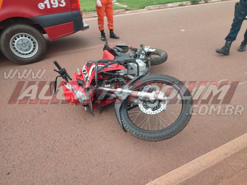 Dois acidentes foram registrados no domingo em Rolim de Moura; em um deles um dos envolvidos abandonou a moto e se evadiu Dois acidentes foram registrados no domingo em Rolim de Moura; em um deles um dos envolvidos abandonou a moto e se evadiu