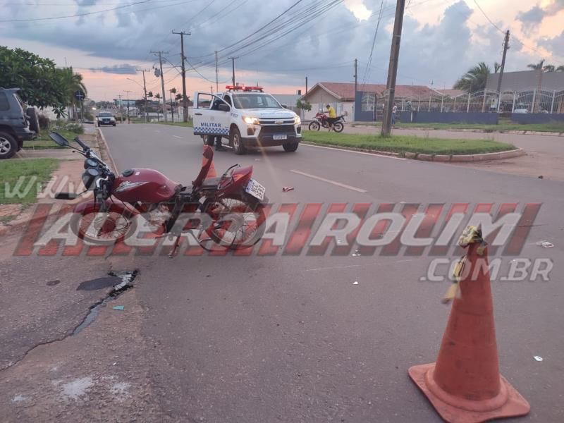 Dois acidentes foram registrados no domingo em Rolim de Moura; em um deles um dos envolvidos abandonou a moto e se evadiu Dois acidentes foram registrados no domingo em Rolim de Moura; em um deles um dos envolvidos abandonou a moto e se evadiu