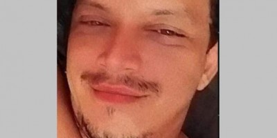 Homem foi assassinado a facadas nesta madrugada em Nova Brasilândia do Oeste Homem foi assassinado a facadas nesta madrugada em Nova Brasilândia do Oeste