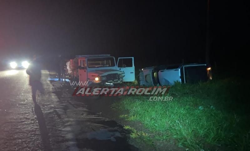 Homem foi lançado a cerca de 20 metros, durante colisão de veículos, enquanto trocava pneu furado de caminhonete na Linha 208, entre Nova Estrela e Cacoal Homem foi lançado a cerca de 20 metros, durante colisão de veículos, enquanto trocava pneu furado de caminhonete na Linha 208, entre Nova Estrela e Cacoal