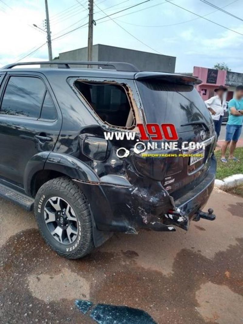 Jovem morreu após grave colisão entre carro e moto em Alta Floresta do Oeste Jovem morreu após grave colisão entre carro e moto em Alta Floresta do Oeste