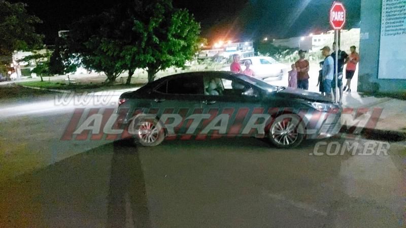 Motorista de Strada fugiu do local após invadir preferencial e bater em Corolla, em Rolim de Moura Motorista de Strada fugiu do local após invadir preferencial e bater em Corolla, em Rolim de Moura