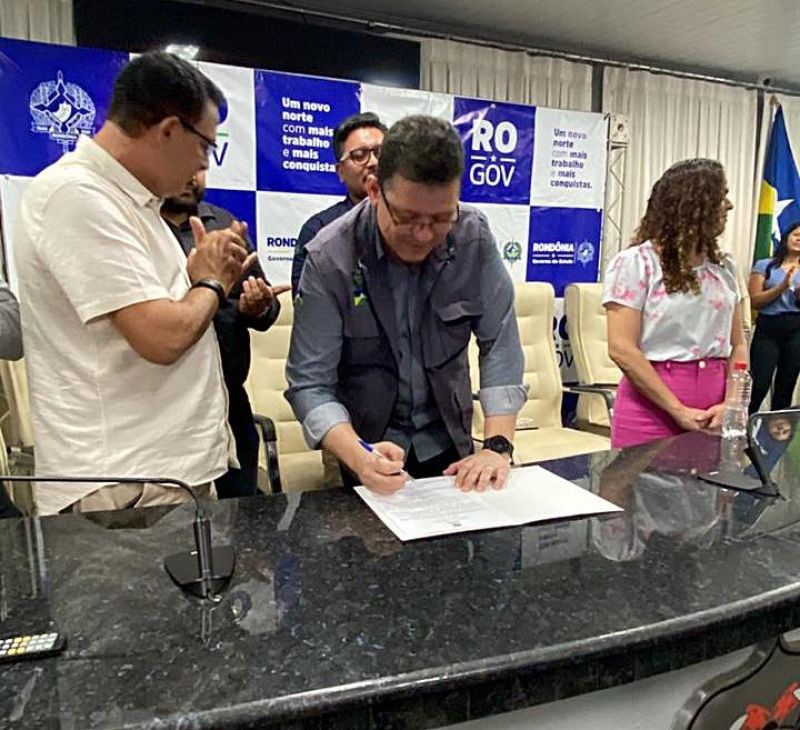 Pacientes de Rolim de Moura não precisarão mais se deslocar a Vilhena para fazer exames de tomografia e ressonância magnética, pelo SUS Pacientes de Rolim de Moura não precisarão mais se deslocar a Vilhena para fazer exames de tomografia e ressonância magnética, pelo SUS