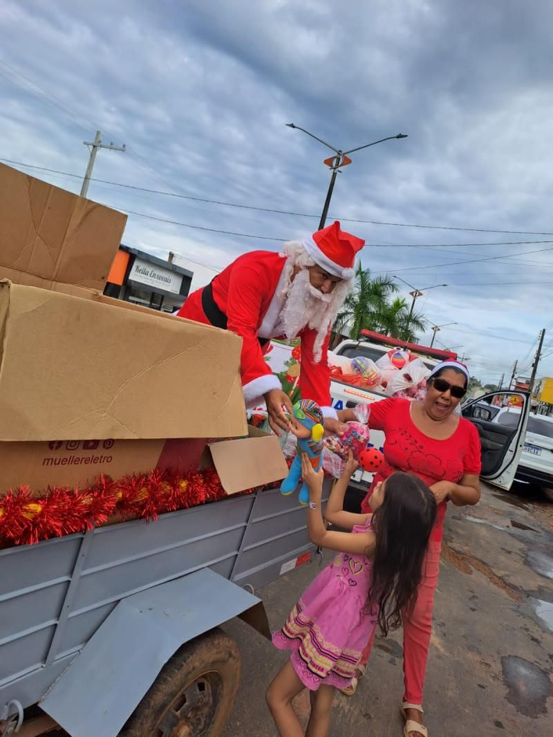 Polícia Militar em Nova Brasilândia realiza pelo 8° ano o Natal Solidário Polícia Militar em Nova Brasilândia realiza pelo 8° ano o Natal Solidário