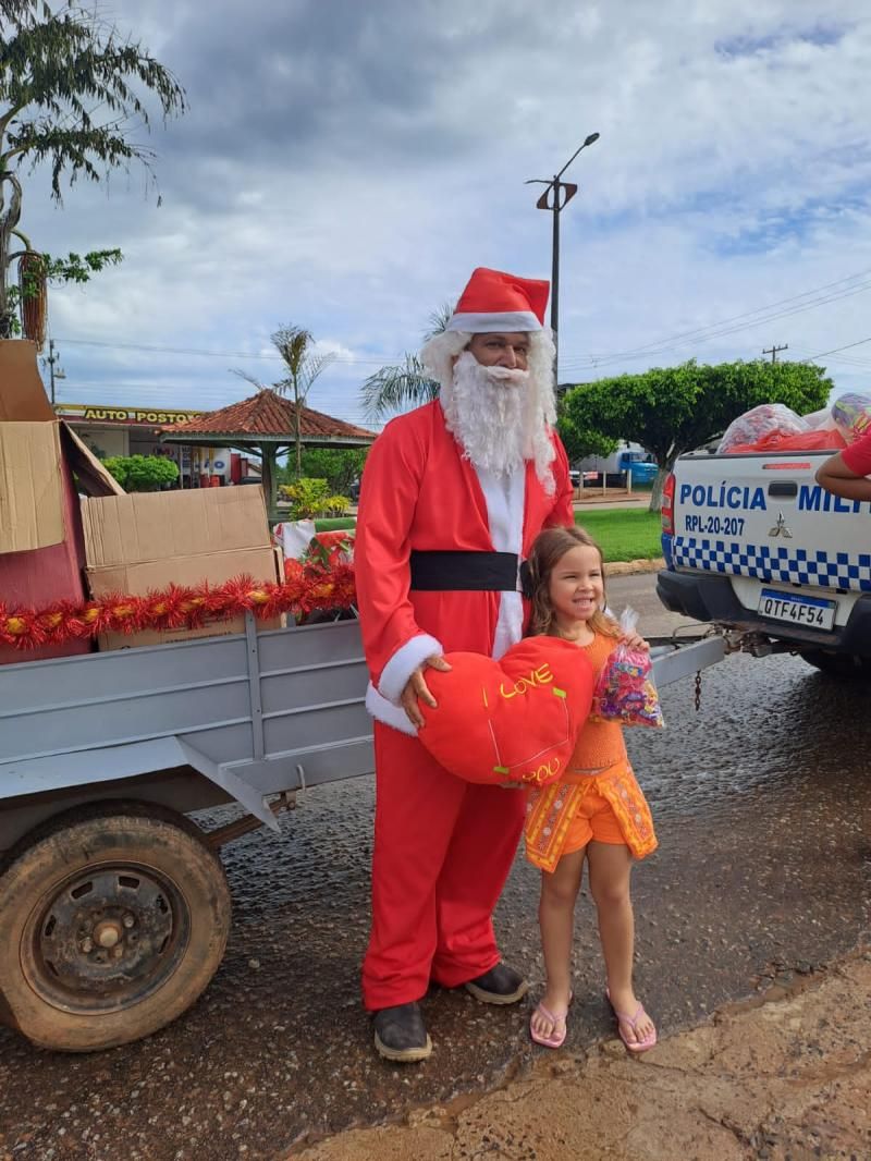 Polícia Militar em Nova Brasilândia realiza pelo 8° ano o Natal Solidário Polícia Militar em Nova Brasilândia realiza pelo 8° ano o Natal Solidário