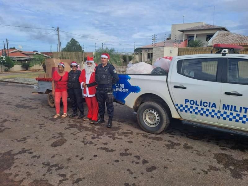 Polícia Militar em Nova Brasilândia realiza pelo 8° ano o Natal Solidário Polícia Militar em Nova Brasilândia realiza pelo 8° ano o Natal Solidário
