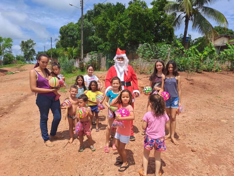 Polícia Militar em Nova Brasilândia realiza pelo 8° ano o Natal Solidário Polícia Militar em Nova Brasilândia realiza pelo 8° ano o Natal Solidário