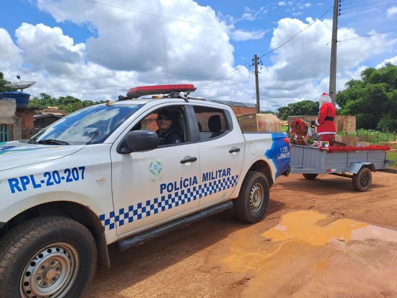 Polícia Militar em Nova Brasilândia realiza pelo 8° ano o Natal Solidário Polícia Militar em Nova Brasilândia realiza pelo 8° ano o Natal Solidário
