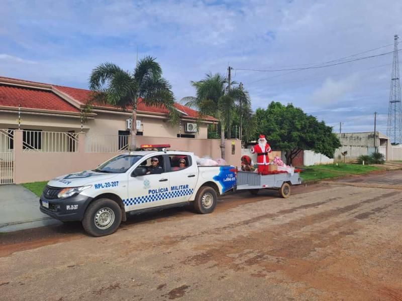 Polícia Militar em Nova Brasilândia realiza pelo 8° ano o Natal Solidário Polícia Militar em Nova Brasilândia realiza pelo 8° ano o Natal Solidário