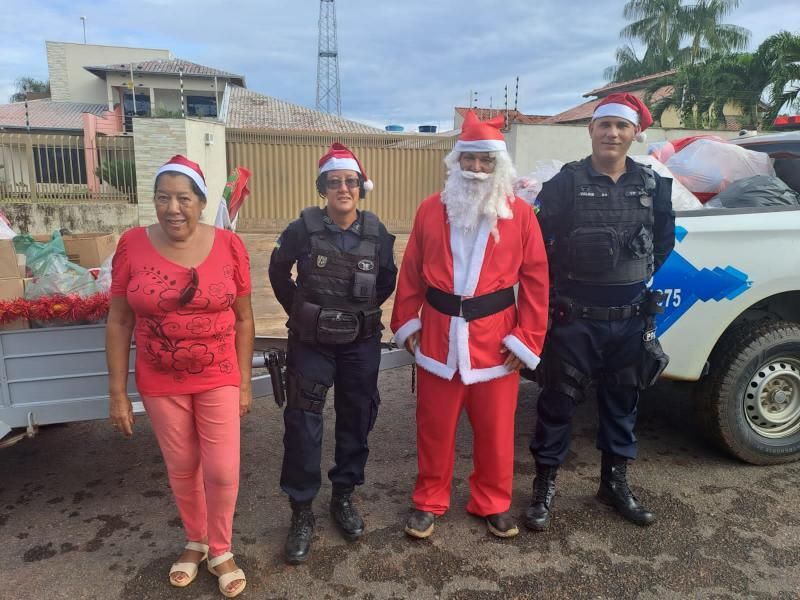 Polícia Militar em Nova Brasilândia realiza pelo 8° ano o Natal Solidário Polícia Militar em Nova Brasilândia realiza pelo 8° ano o Natal Solidário