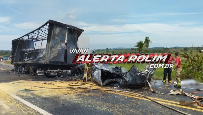 TRAGÉDIA - Motorista de caminhão, esposa e filho morreram em grave acidente nesta manhã na BR 364, em Cacoal TRAGÉDIA - Motorista de caminhão, esposa e filho morreram em grave acidente nesta manhã na BR 364, em Cacoal