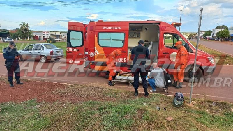 Acidente de trânsito envolvendo carro e moto deixou uma pessoa ferida, em Rolim de Moura Acidente de trânsito envolvendo carro e moto deixou uma pessoa ferida, em Rolim de Moura