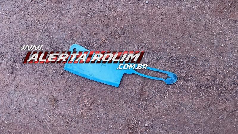 Após discussão, homem tentou matar desafeto a golpes de cutelo, em Rolim de Moura; PM agiu rápido e prendeu autor logo em seguida Após discussão, homem tentou matar desafeto a golpes de cutelo, em Rolim de Moura; PM agiu rápido e prendeu autor logo em seguida