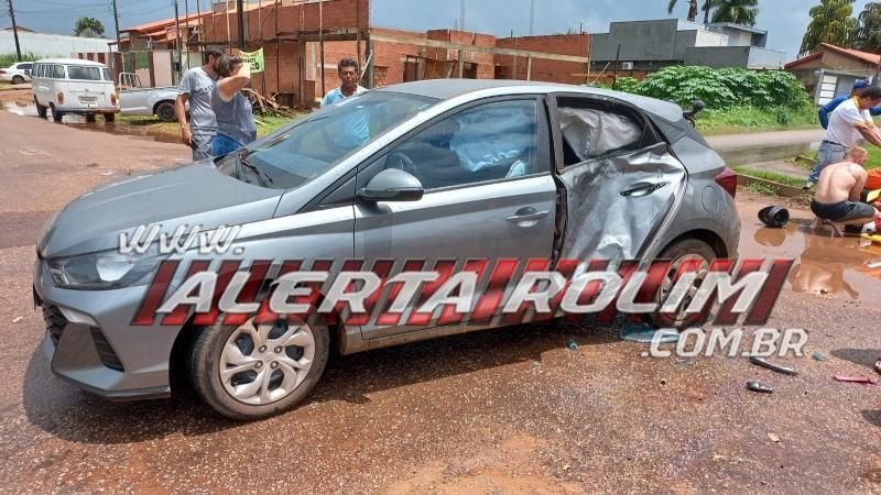 Motociclista fraturou braço e perna em grave acidente de trânsito no começo desta tarde, em Rolim de Moura Motociclista fraturou braço e perna em grave acidente de trânsito no começo desta tarde, em Rolim de Moura