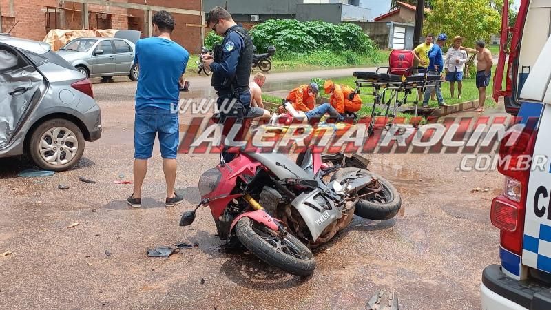 Motociclista fraturou braço e perna em grave acidente de trânsito no começo desta tarde, em Rolim de Moura Motociclista fraturou braço e perna em grave acidente de trânsito no começo desta tarde, em Rolim de Moura