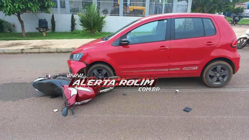 Motorista de carro envolvido em acidente nesta manhã foi conduzido à UNISP por usar CNH falsa, em Rolim de Moura Motorista de carro envolvido em acidente nesta manhã foi conduzido à UNISP por usar CNH falsa, em Rolim de Moura