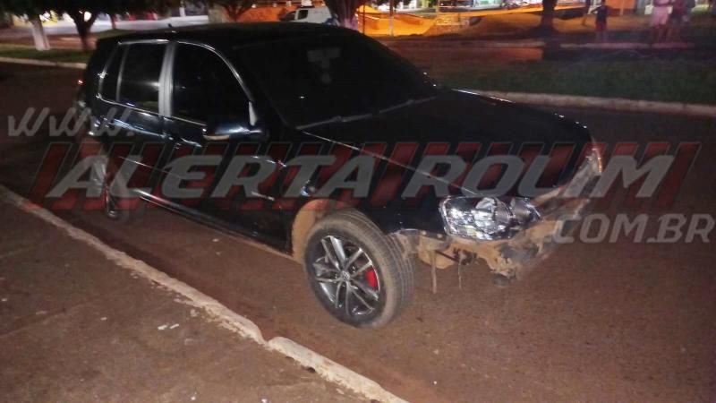 Pai e filha foram socorridos após terem moto atingida por carro no Centro de Rolim de Moura Pai e filha foram socorridos após terem moto atingida por carro no Centro de Rolim de Moura
