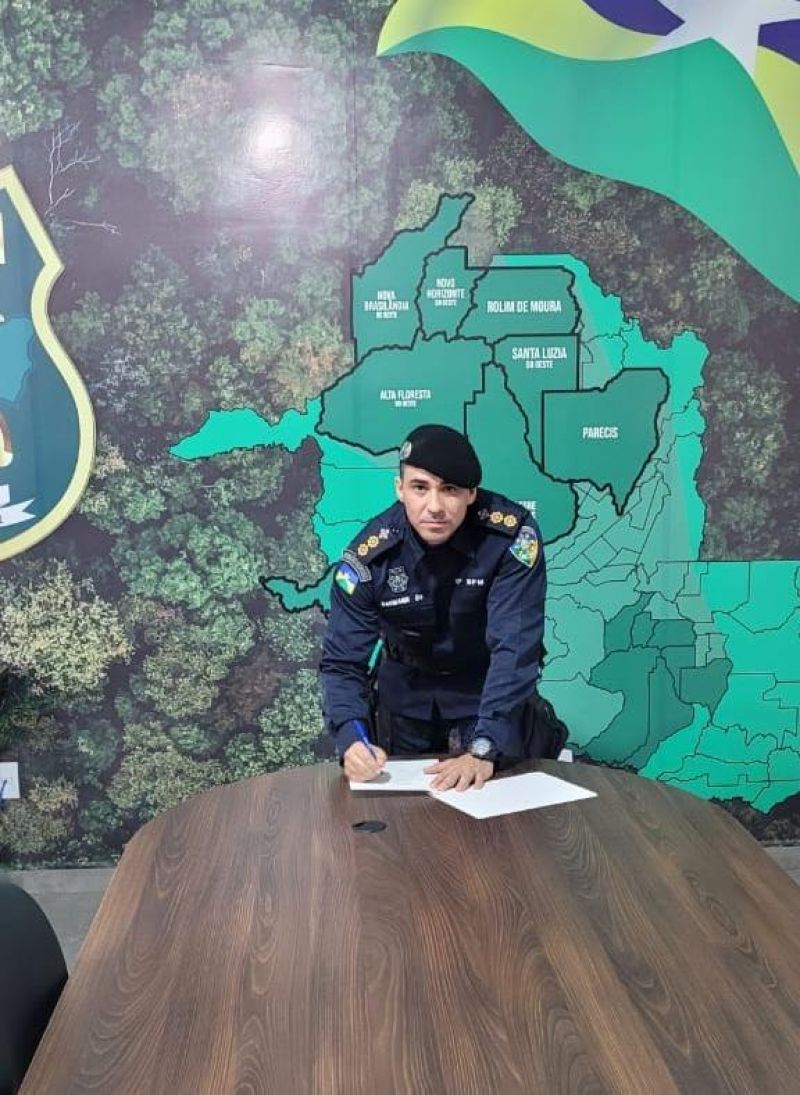 Projeto de Futebol Grandes Campeões foi assinado entre o 10° Batalhão da PM em Rolim de Moura e a Autarquia Municipal de Esporte Projeto de Futebol Grandes Campeões foi assinado entre o 10° Batalhão da PM em Rolim de Moura e a Autarquia Municipal de Esporte