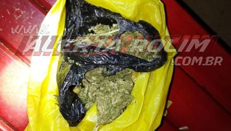 Vídeo; Durante rápida ação da PM, duas motos roubadas foram recuperadas e dois menores foram apreendidos, em Rolim de Moura Vídeo; Durante rápida ação da PM, duas motos roubadas foram recuperadas e dois menores foram apreendidos, em Rolim de Moura