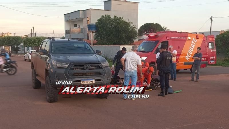 Mulher sofreu trauma de crânio e fraturou uma das pernas em grave acidente de trânsito nesta tarde, em Rolim de Moura Mulher sofreu trauma de crânio e fraturou uma das pernas em grave acidente de trânsito nesta tarde, em Rolim de Moura