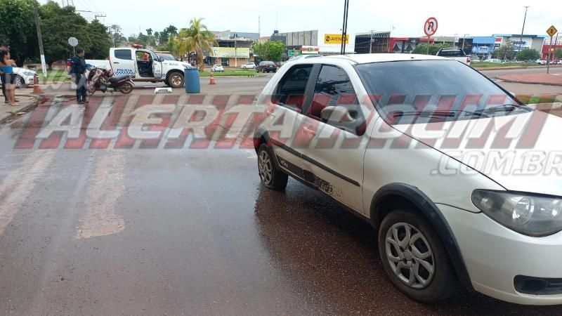 Acidente de trânsito no Centro de Rolim de Moura deixou mulher ferida Acidente de trânsito no Centro de Rolim de Moura deixou mulher ferida