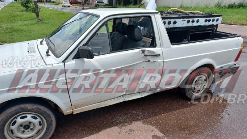 Acidente envolvendo Biz e Saveiro deixou mulher ferida nesta quarta-feira, em Rolim de Moura Acidente envolvendo Biz e Saveiro deixou mulher ferida nesta quarta-feira, em Rolim de Moura