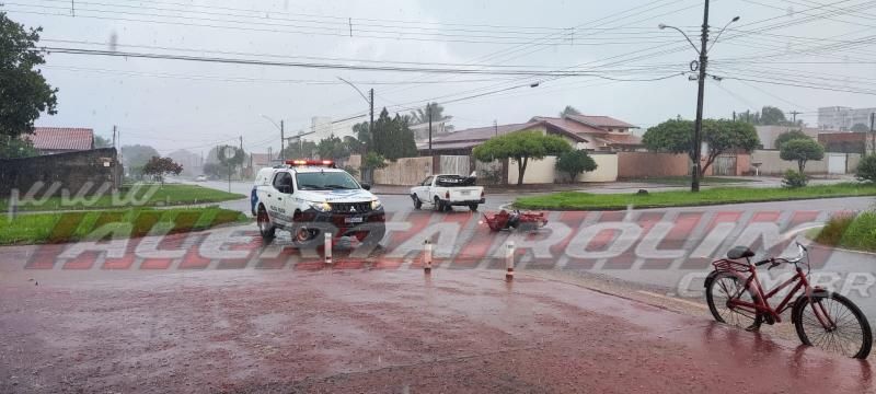 Acidente envolvendo Biz e Saveiro deixou mulher ferida nesta quarta-feira, em Rolim de Moura Acidente envolvendo Biz e Saveiro deixou mulher ferida nesta quarta-feira, em Rolim de Moura