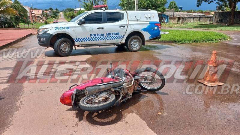 Acidente envolvendo Biz e Saveiro deixou mulher ferida nesta quarta-feira, em Rolim de Moura Acidente envolvendo Biz e Saveiro deixou mulher ferida nesta quarta-feira, em Rolim de Moura