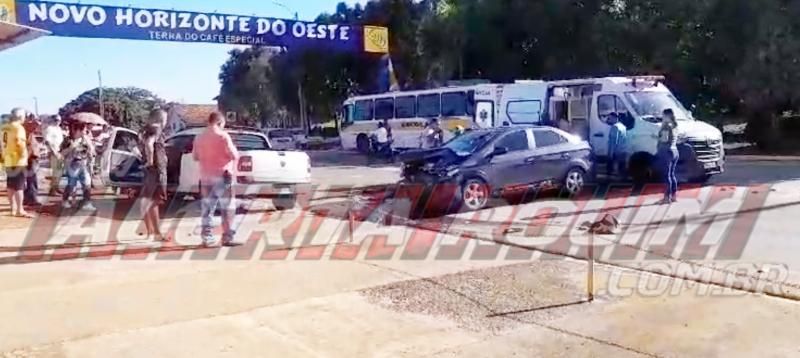 Após perder controle da direção de carro, motorista bateu em táxi na entrada de Novo Horizonte do Oeste Após perder controle da direção de carro, motorista bateu em táxi na entrada de Novo Horizonte do Oeste